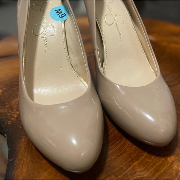 Size 6 Nude Jessica Simpson 4” Pumps - never worn - Picture 2 of 8